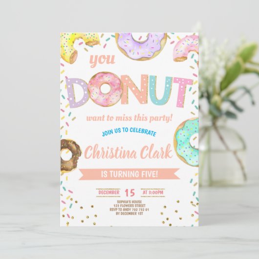 ドーナツ·ピンクが女の子の誕生パーティー 招待状 (スタンド正面)