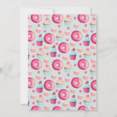 ドーナツ マカロンと カップケーキのパターン 誕生日招待状 招待状 (裏面)