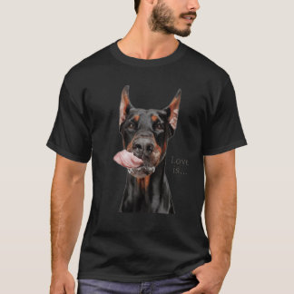 ドーバーマン恋人（犬）ドーベルマン・ピンシェルドッグママパパラブ Tシャツ