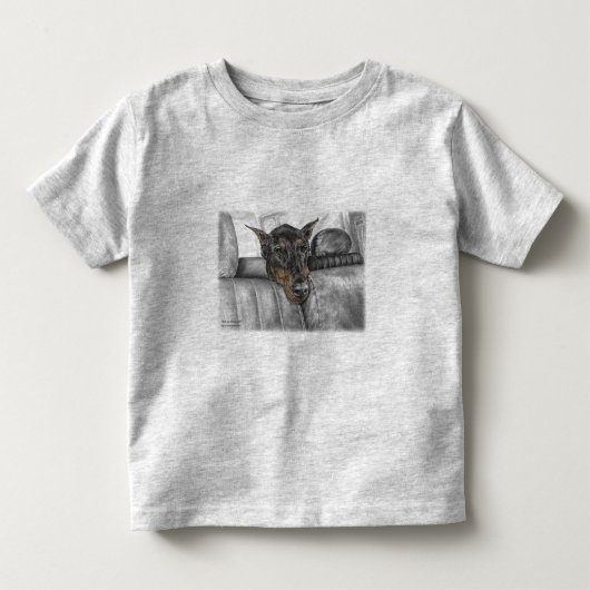 ドーベルマンが車でお出かけ トドラーTシャツ (正面)