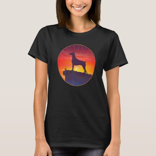 ドーベルマン犬の種類  5 Tシャツ (正面)