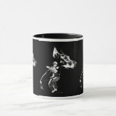 ドーベルマン犬のSchutzhundのデザイン マグカップ (中央)