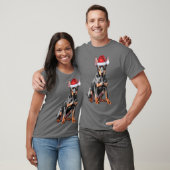 ドーベルマン・ピンシャー クリスマスの犬の休日の面白いデザイン Tシャツ (ユニセックス)