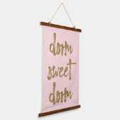 ドームスウィートドルムルームデコール赤面ピンクと金ゴールド 吊り下げ型タペストリー (傾斜あり)