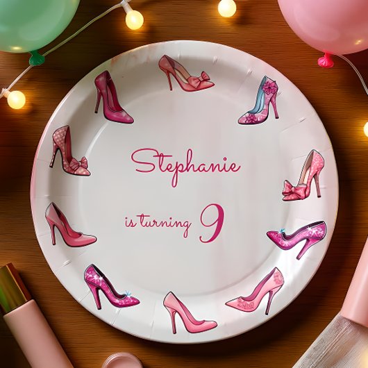 ドールピンクのハイヒールシューズの女の子の誕生日パーティー ペーパープレート