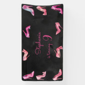 ドールピンクのハイヒールシューズの女の子の誕生日パーティー 横断幕 (縦)