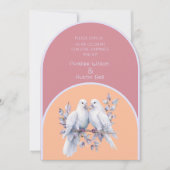 ドーヴリングや輪ダスティピンクピーチファズラベンダーアーチ 招待状 (正面)