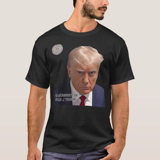 ド実在ルドJトランプのポスターのマグショット Tシャツ (正面)