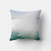 ナイアガラ滝のボートと馬蹄型滝 クッション (裏面)