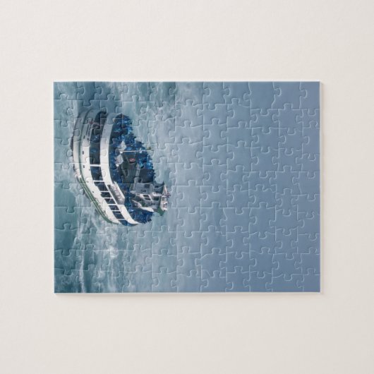 ナイアガラ・フォールズ、カナダの上の霧の終わりの女中 ジグソーパズル (横)