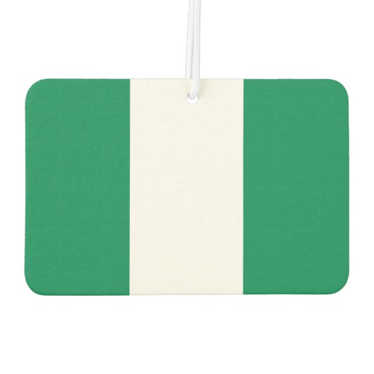 ナイジェリア国旗を掲げた車の新入生 カーエアーフレッシュナー (裏面)