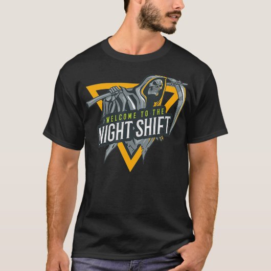 ナイター・シフト・スワガゾン・アソシエイトNighへようこそ Tシャツ (正面)