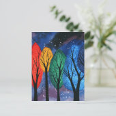 ナイトカラー – レインボー渦巻形のツリー星空 ポストカード (スタンド正面)