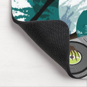 ナイトクラブでターンテーブルを使用している若い女性Dj マウスパッド (コーナー)