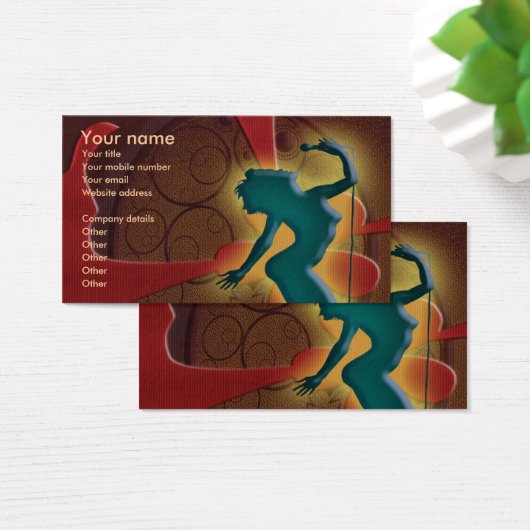 ナイトクラブのスポットライトを演じる歌手 (デスク)