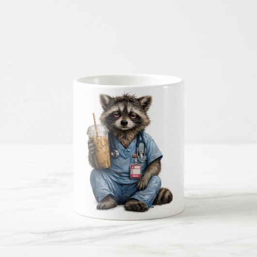 ナイトシフトのアライグマ看護師、面白いRNアイスコーヒー、 コーヒーマグカップ (中央)