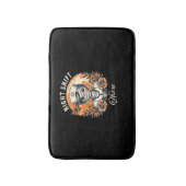 ナイトシフトナースミームハロウィンヘルスケアフローラ バスマット (正面縦)