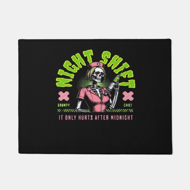 ナイトシフトナース – 全国ナース週間ギフトアイディア ドアマット (正面)