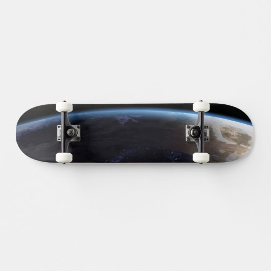 ナイトタイムファーノーザンヨーロッパ スケートボード (横)