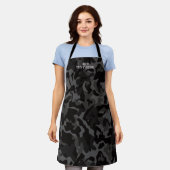 ナイトブモダンラックカモフラージュ迷彩柄パターン エプロン (着用した状態)