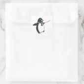 ナイフのTシャツを着たペンギン スクエアシール (バッグ)