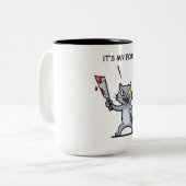 ナイフを持った面白い猫 ツートーンマグカップ (正面左)