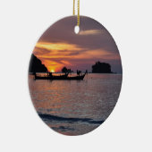 ナイヤンビーチ、プーケット、タイの夕日 セラミックオーナメント (右)