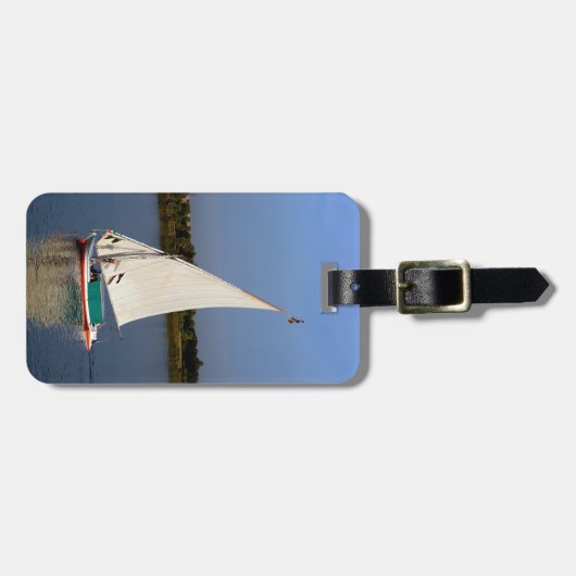 ナイルに沿って帆走するフェルッカ – アスワン,エジプト ラゲッジタグ (正面横)