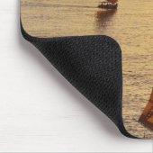 ナイル川に観光客を伴う3頭の鷹 マウスパッド (コーナー)