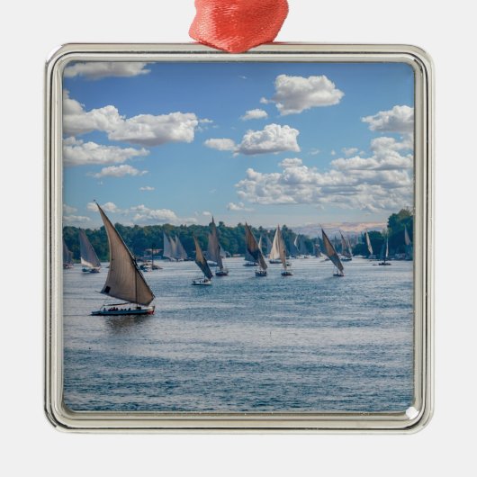 ナイル川を進むフェルッカ - エジプト・アスワン メタルオーナメント (正面)