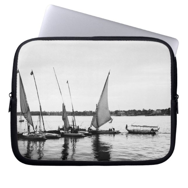 ナイル2のルクソールエジプト、フェルッカス ラップトップスリーブ (正面)