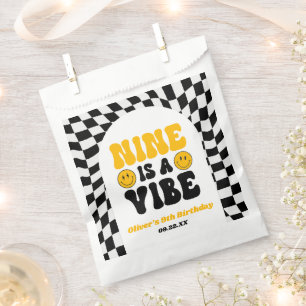 ナイン・イズ・ア・バイブ レトロ 9歳の誕生日パーティー フェイバーバッグ