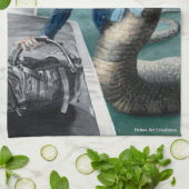 ナガは世界を探検するファンタジーキッチンタオル キッチンタオル (折り畳み)