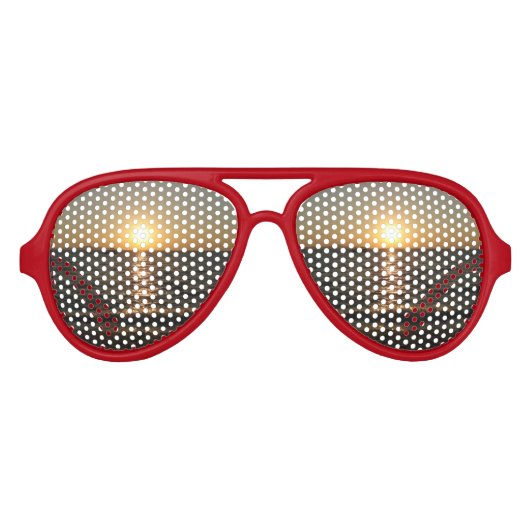 ナクラビーチサンセット…パタヤ、チョンブリ、タイ アビエーターサングラス (正面)