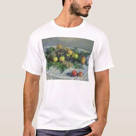 ナシおよびブドウが付いているクロード・モネ|の静物画 Tシャツ (正面)