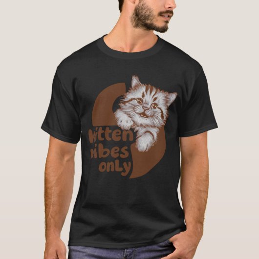 ナショナル・キャット・デイTシャツの前足 Tシャツ (正面)
