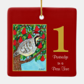 ナシ木のかわいい鳥及びタイポグラフィのヤマウズラ セラミックオーナメント (裏面)