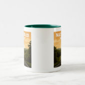 ナチェストレースパークウェイミシシッピー風景 ツートーンマグカップ (中央)