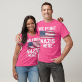 ナチスと戦う – アメリカ動揺して国旗 Tシャツ (ユニセックス)