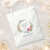 ナチュラルなピンクの牡丹の花のブライダルシャワー フェイバーバッグ (クリップ留めされた状態)