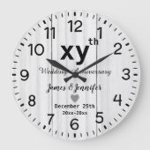 ナチュラルなホワイトウッド 結婚記念日 カスタムネーム ラージ壁時計 (正面)