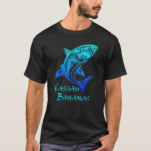 ナッソーバハマストライプシャークポリネシアンタトゥースタイル Tシャツ (正面)