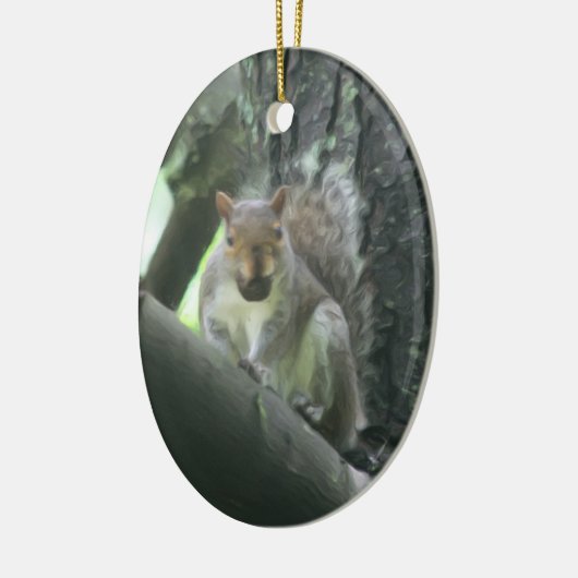 ナットの動物のオーナメントを持つかわいいリス セラミックオーナメント (左)