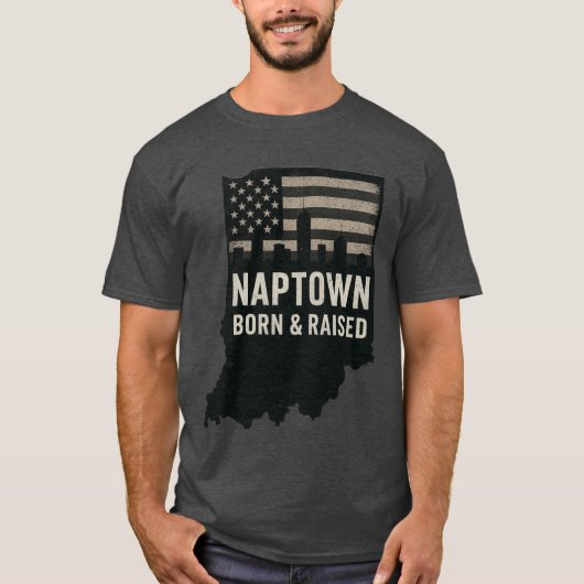 ナップタウン生まれ育ちTシャツ Tシャツ (正面)