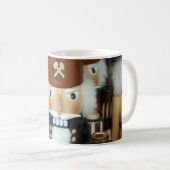 ナツクラッカーズクリスマスホリデークリスマスデザイン コーヒーマグカップ (正面右)