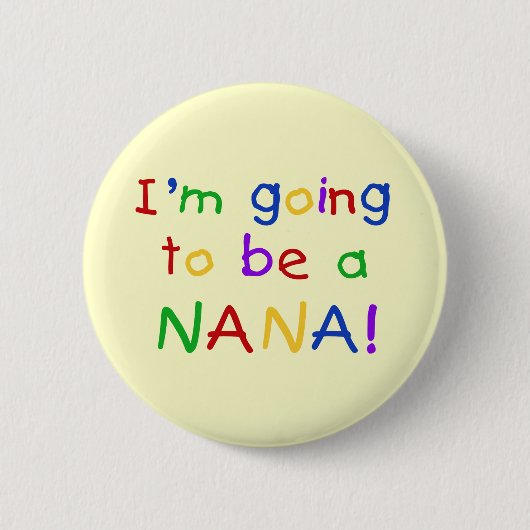 ナナになる – Primary Colors Tシャツ 缶バッジ (正面)