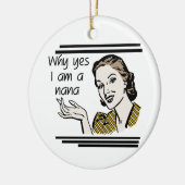 ナナのレトロのTシャツおよびギフト セラミックオーナメント (左)