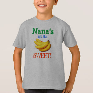 ナナはバナナの菓子のTシャツのようです Tシャツ