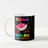 ナナシャークTシャツ、妻と息子からの父の日ギフト コーヒーマグカップ (左)