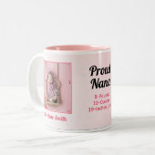 ナナ誇りを持ったピンク新生児ガール2写真 ツートーンマグカップ (正面左)